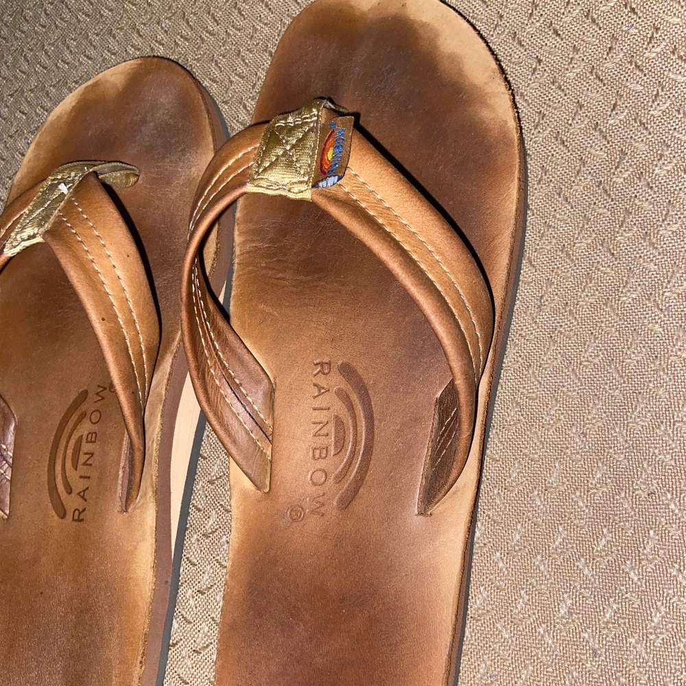 Women’s Single Layer Rainbow Sandals (size 8)